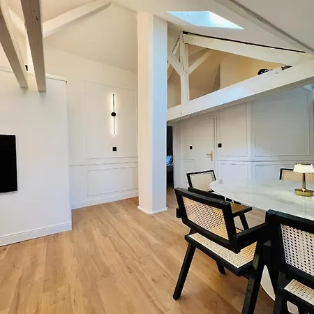 Апартаменты Chez Sandrine, Mon Elegant + Parking