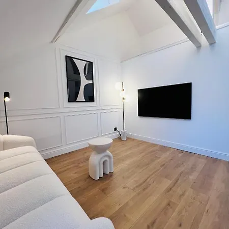 Apartment Chez Sandrine, Mon Elegant + Parking *