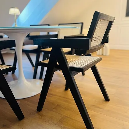 Chez Sandrine, Mon Elegant + Parking Апартаменты *