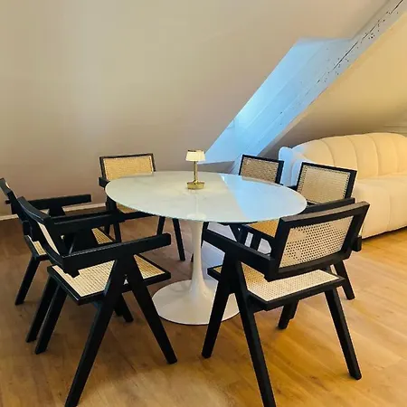Chez Sandrine, Mon Elegant + Parking 아파트 *