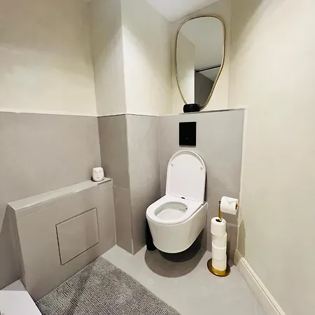Chez Sandrine, Mon Elegant + Parking Apartment