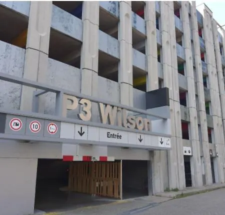 Chez Sandrine, Mon élégant + Parking