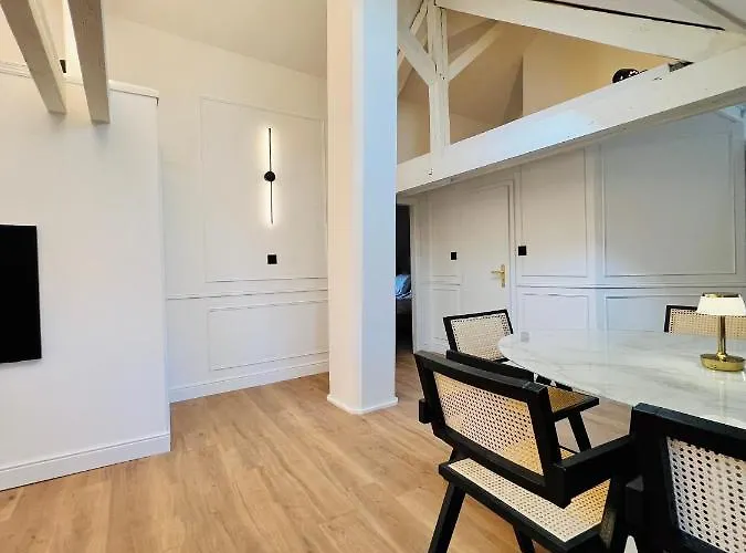 Апартаменты Chez Sandrine, Mon Elegant + Parking