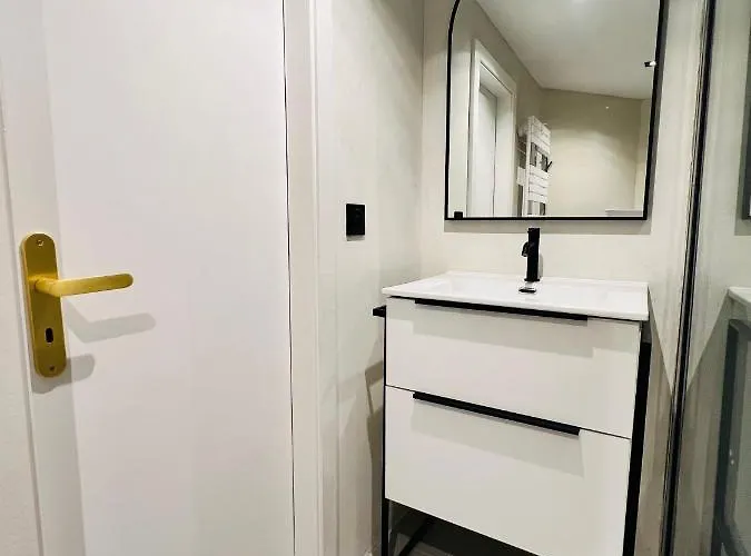 Chez Sandrine, Mon Elegant + Parking Апартаменты