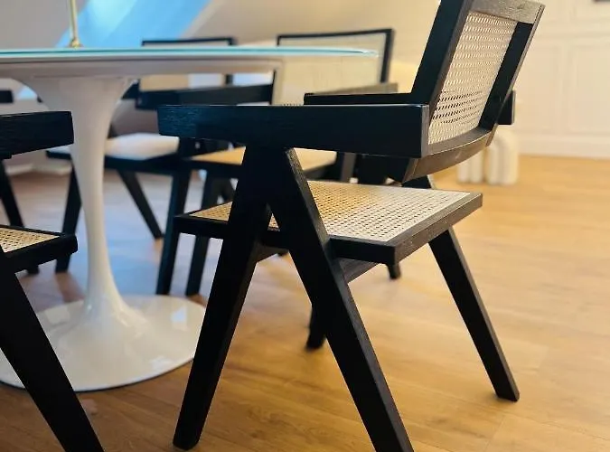 Chez Sandrine, Mon Elegant + Parking Апартаменты *