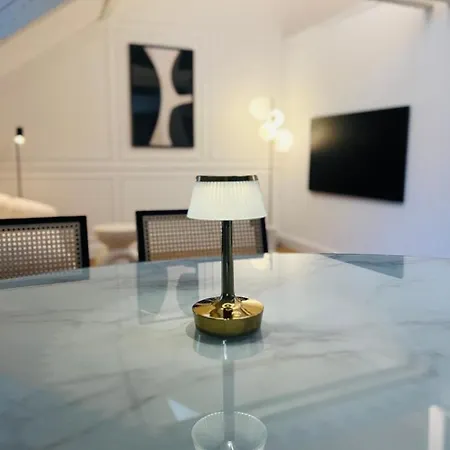 Chez Sandrine, Mon Elegant + Parking